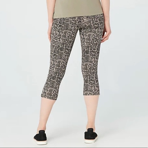SPANX Jean-ish Capri Leggings Gray Python Large - Picture 2 of 10
